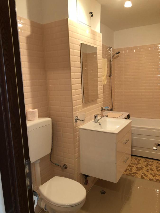 Le Garcon De Cristina-Simple,Quiet,Spacious Studio Bukarest Exterior foto