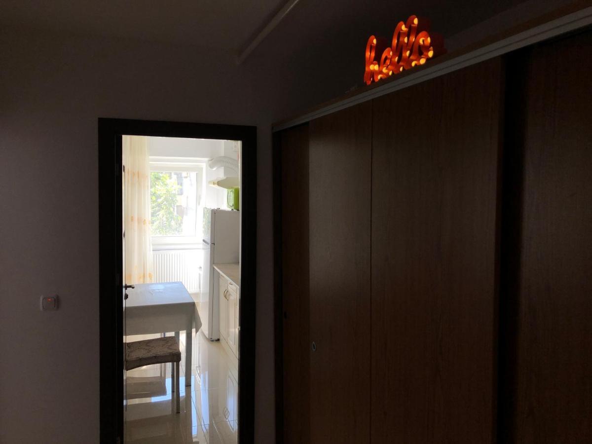 Le Garcon De Cristina-Simple,Quiet,Spacious Studio Bukarest Exterior foto