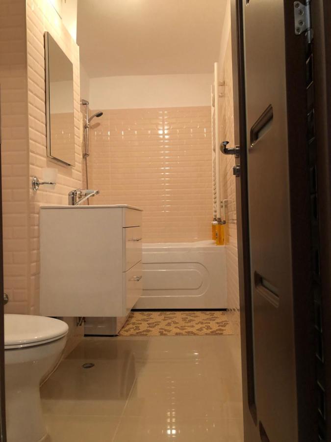 Le Garcon De Cristina-Simple,Quiet,Spacious Studio Bukarest Exterior foto